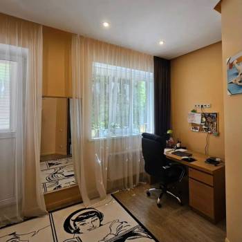 Продается Многокомнатная квартира, 131,8 м²