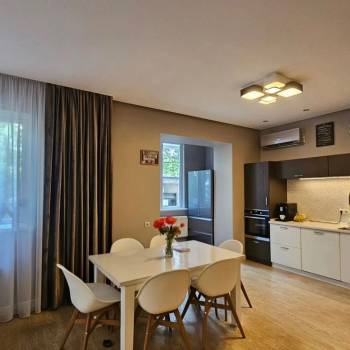 Продается Многокомнатная квартира, 131,8 м²