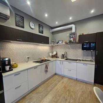 Продается Многокомнатная квартира, 131,8 м²