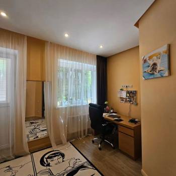 Продается Многокомнатная квартира, 131,8 м²
