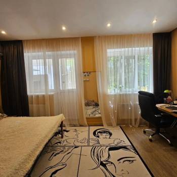 Продается Многокомнатная квартира, 131,8 м²