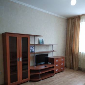 Сдается 1-комнатная квартира, 42 м²
