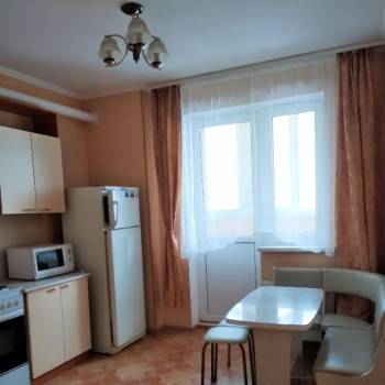 Сдается 1-комнатная квартира, 42 м²