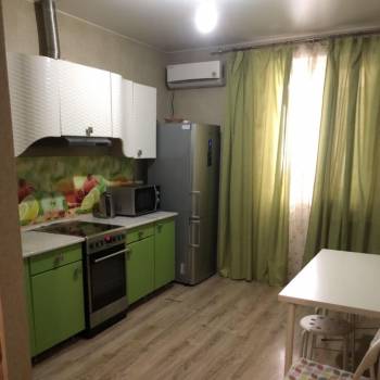 Сдается 1-комнатная квартира, 37 м²