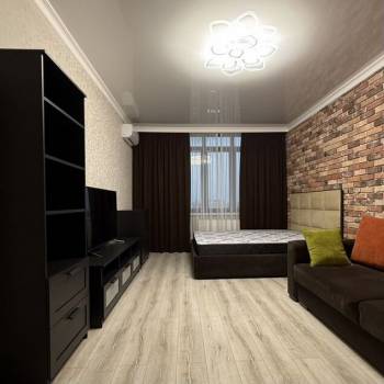 Сдается 1-комнатная квартира, 55 м²