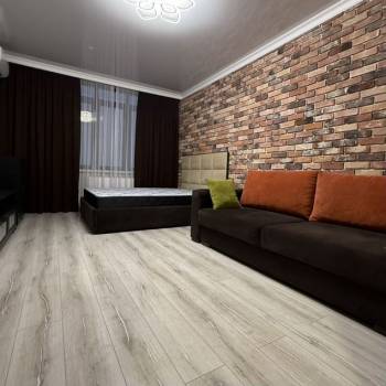 Сдается 1-комнатная квартира, 55 м²