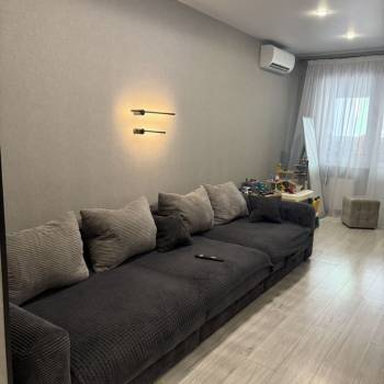 Продается 1-комнатная квартира, 49,6 м²