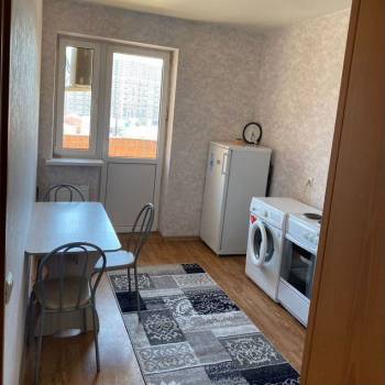 Сдается 1-комнатная квартира, 40 м²