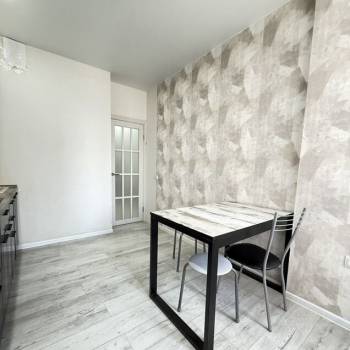 Продается 1-комнатная квартира, 36 м²
