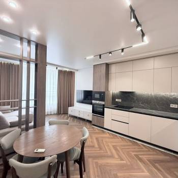 Сдается 1-комнатная квартира, 51,2 м²