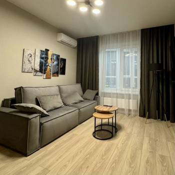 Сдается 1-комнатная квартира, 42 м²