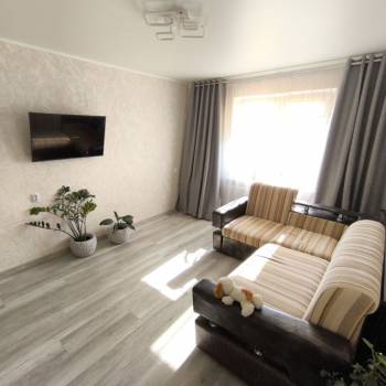 Продается 1-комнатная квартира, 43 м²