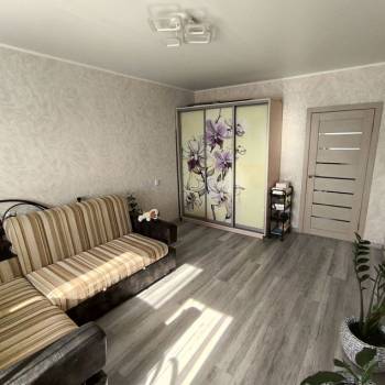 Продается 1-комнатная квартира, 43 м²