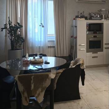 Продается 3-х комнатная квартира, 129 м²