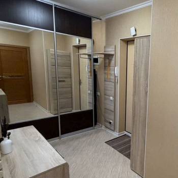 Продается 1-комнатная квартира, 47,7 м²