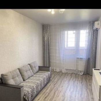 Сдается 1-комнатная квартира, 42 м²