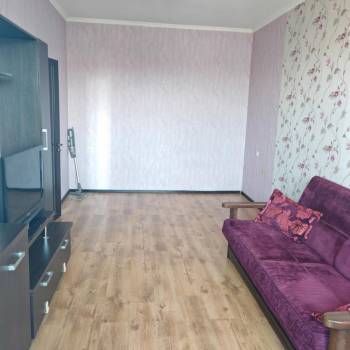 Продается 1-комнатная квартира, 42 м²