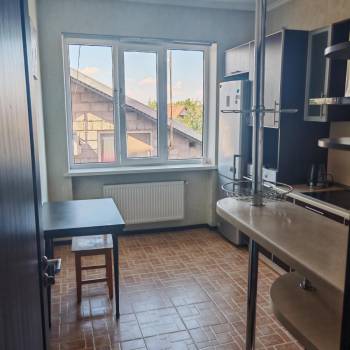 Продается 1-комнатная квартира, 42 м²