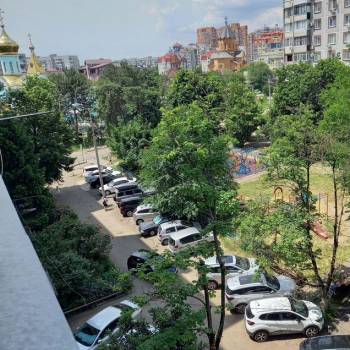 Продается Многокомнатная квартира, 72,6 м²