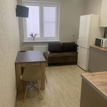 Сдается 1-комнатная квартира, 42 м²