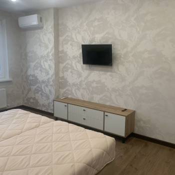 Сдается 1-комнатная квартира, 42 м²