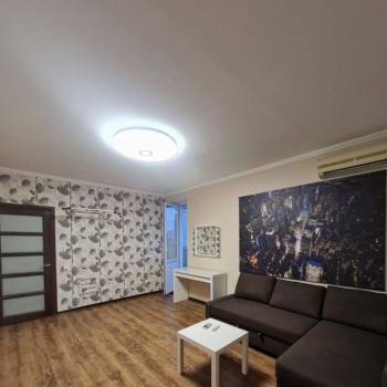 Сдается 1-комнатная квартира, 49 м²