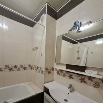 Сдается 1-комнатная квартира, 49 м²