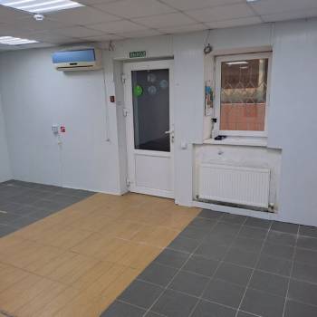 Сдается Нежилое помещение, 160 м²