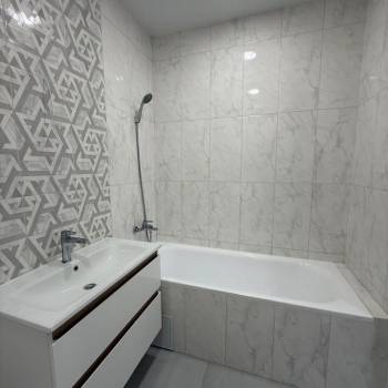 Продается 1-комнатная квартира, 35 м²
