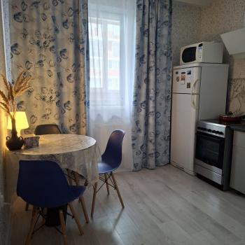 Продается 1-комнатная квартира, 36 м²