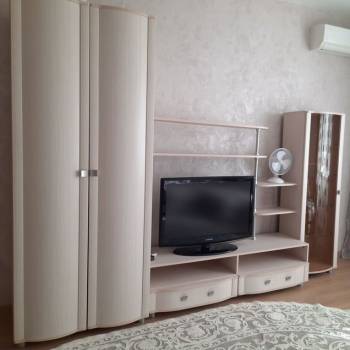 Сдается 1-комнатная квартира, 52 м²