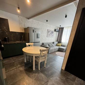Продается 1-комнатная квартира, 37 м²