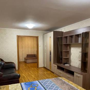 Сдается 1-комнатная квартира, 52 м²