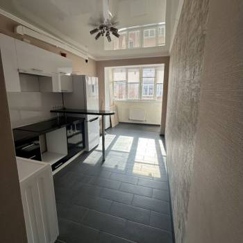 Продается 1-комнатная квартира, 42,3 м²