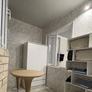 Продается 1-комнатная квартира, 43 м²
