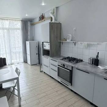 Продается 1-комнатная квартира, 42 м²