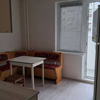 Сдается 1-комнатная квартира, 40 м²