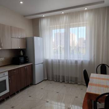 Продается 1-комнатная квартира, 37 м²