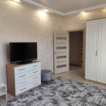 Продается 1-комнатная квартира, 37 м²