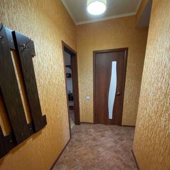 Продается 1-комнатная квартира, 42 м²