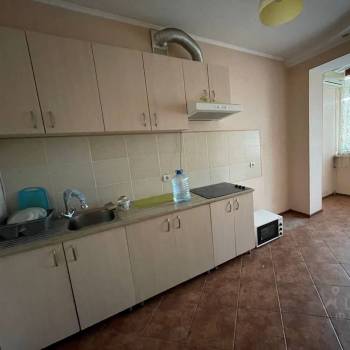 Продается 1-комнатная квартира, 42 м²
