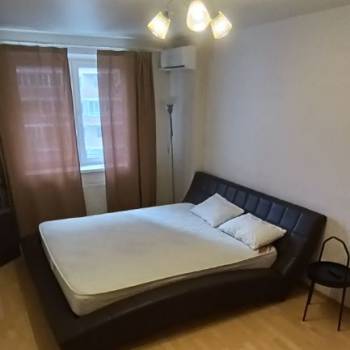 Сдается 1-комнатная квартира, 43 м²