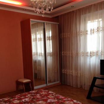 Сдается 2-х комнатная квартира, 80 м²
