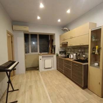 Продается 1-комнатная квартира, 35 м²