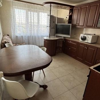 Сдается 2-х комнатная квартира, 70 м²