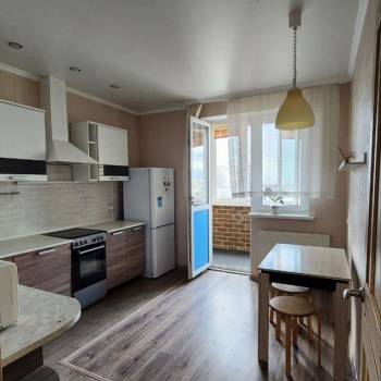 Сдается 2-х комнатная квартира, 63 м²