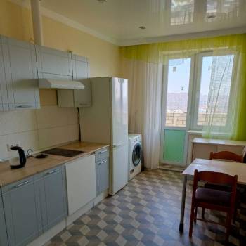 Сдается 1-комнатная квартира, 43 м²