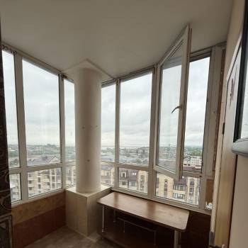 Сдается 2-х комнатная квартира, 79 м²