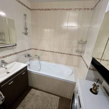Сдается Многокомнатная квартира, 100 м²