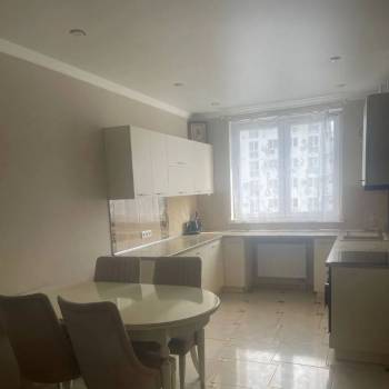 Продается 2-х комнатная квартира, 60 м²